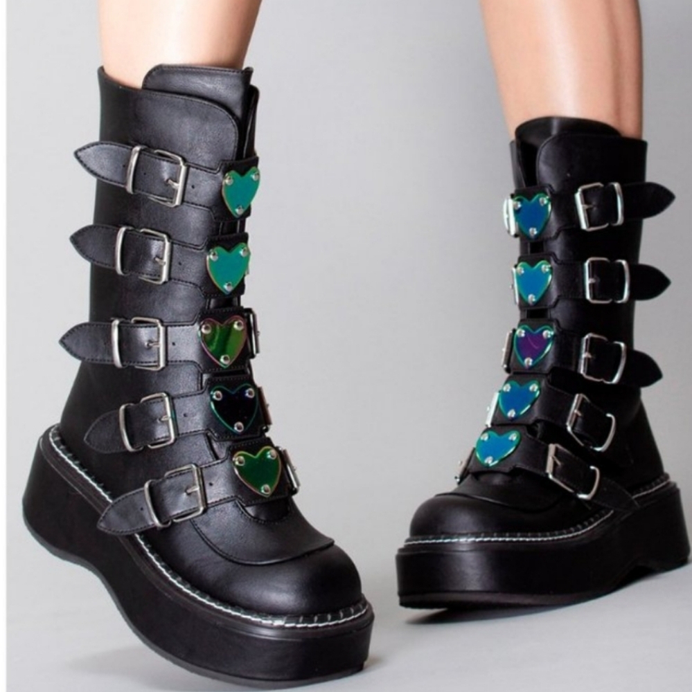 Demonia Emily 330 boots
